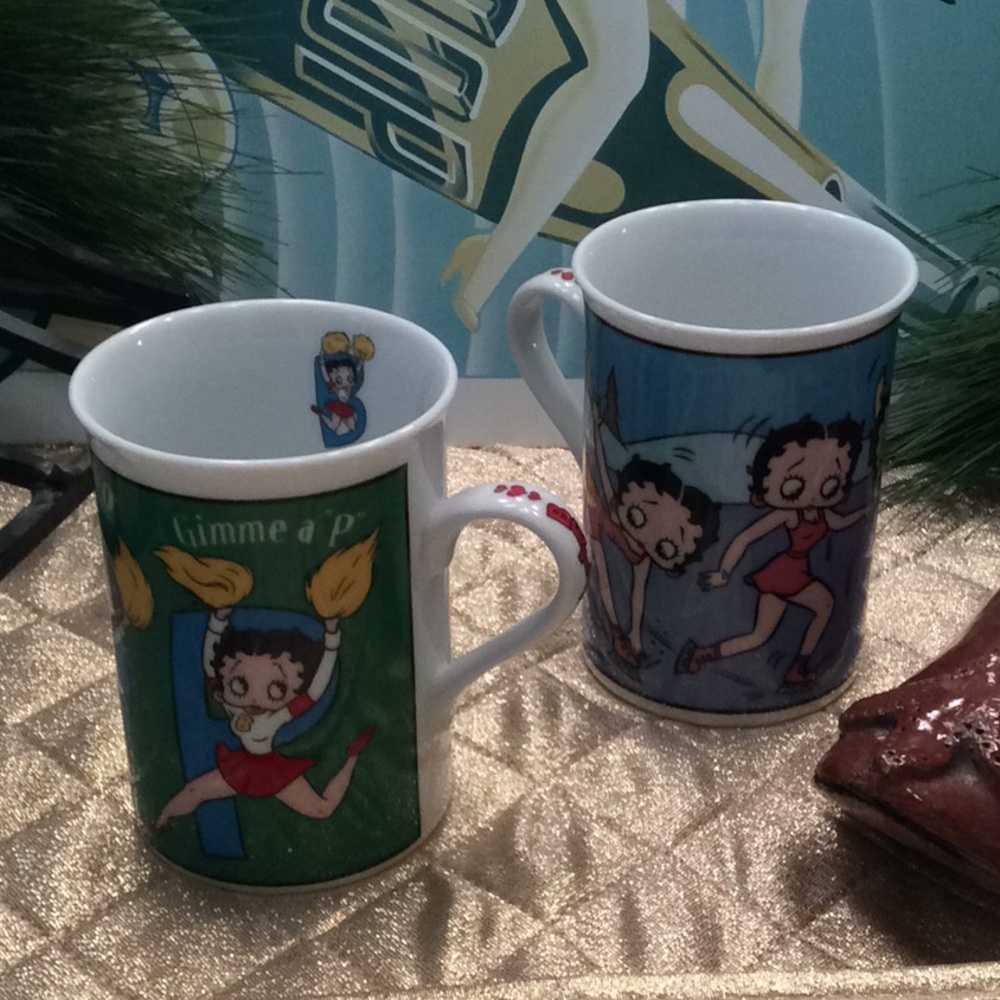 Betty Boop Mug Set - Picture 2 of 6